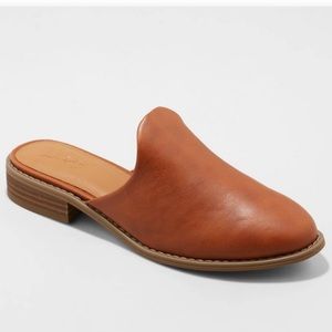 BNWT Brown Maura Mules
